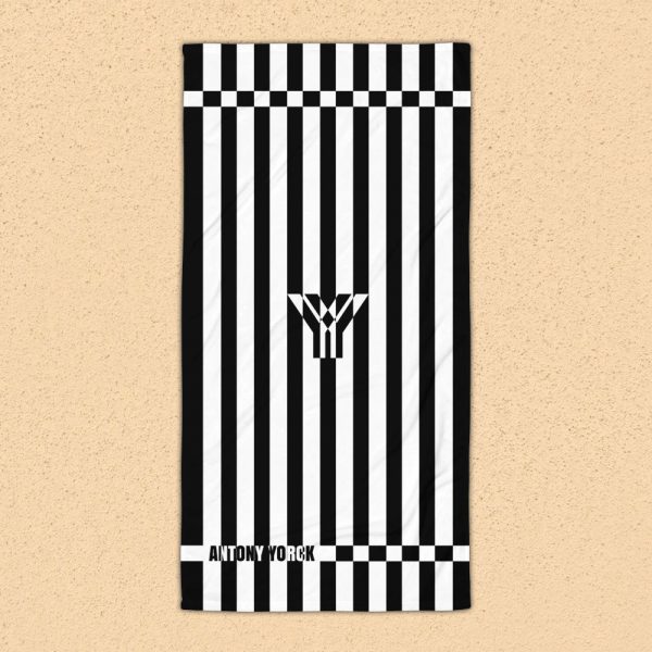 Strandtuch • schwarz weiß schräg gestreift • collection OBVIOUS 2 antony yorck beach towel blanket badetuch strandtuch stripes blackwhite 0001