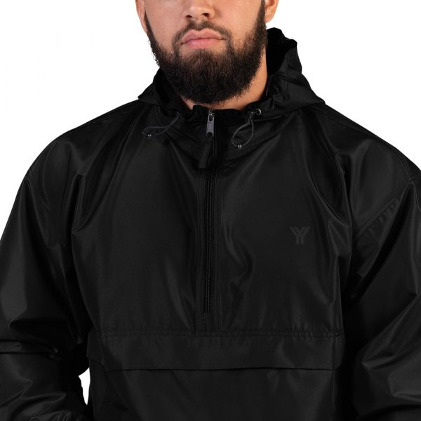 regenjacke-embroidered-champion-packable-jacket-black-zoomed-in-616fec46a9e2d.jpg