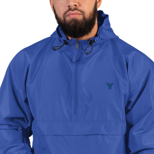 regenjacke-embroidered-champion-packable-jacket-royal-blue-zoomed-in-616fe9b057e3a.jpg