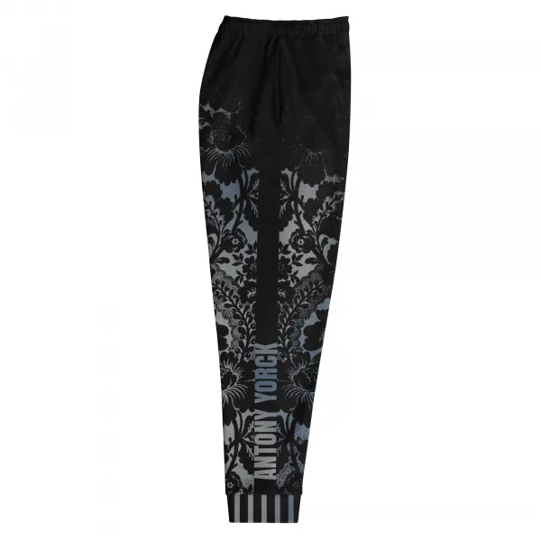 Stylishe Designer Jogginghose Herren Baroque Ornaments Black Blue von rechts gesehen mit Galostreifen und Schriftzug ANTONY YORCK. - Baroque Noir Collection
