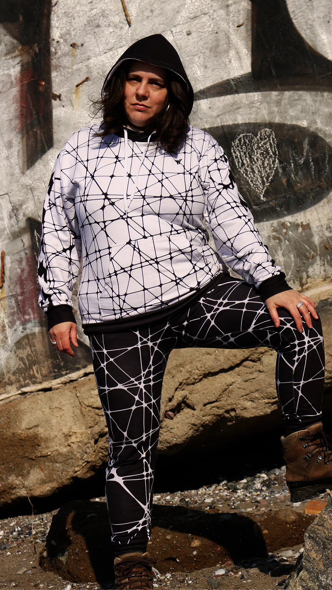 ANTONY YORCK Exklusive Art Wear – Progressive Streetwear Design aus Berlin für Urban Aristocrats antony-yorck-luxury-urban-street-style-designer-damen-hoodie-002