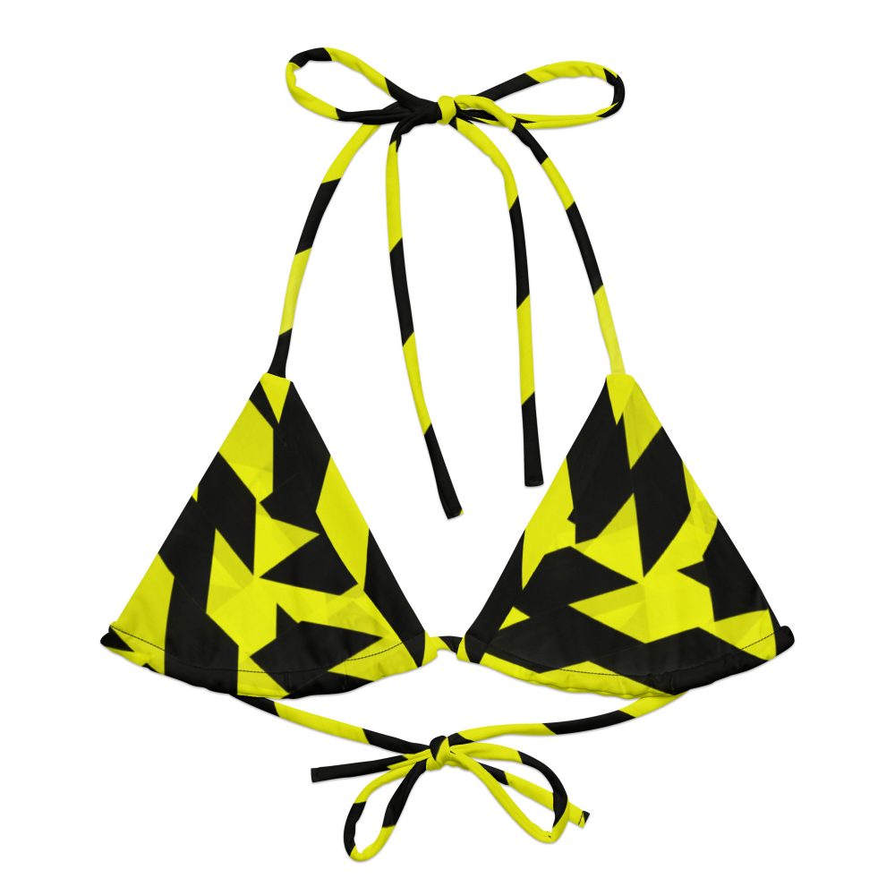 Vorderansicht des PROHIBITED NOBILITY Edition 01 Designer Bikini-Oberteils von Antony Yorck auf weißem Hintergrund; gelb-schwarzer Grafik-Print.